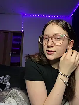 Snapshot of YoungLisaa18 chatting on 02-02-26, 07:45 YoungLisaa18 online show from 02-02-26, 07:45