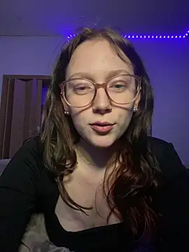 Snapshot of YoungLisaa18 chatting on 02-04-26, 07:42 YoungLisaa18 online show from 02-04-26, 07:42