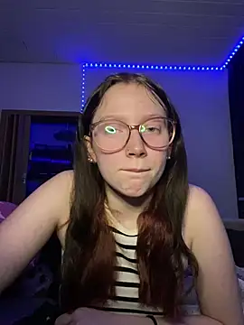 Snapshot of YoungLisaa18 chatting on 02-05-26, 07:51 YoungLisaa18 online show from 02-05-26, 07:51