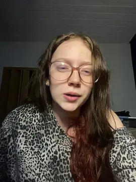 Snapshot of YoungLisaa18 chatting on 02-09-26, 07:40 YoungLisaa18 online show from 02-09-26, 07:40