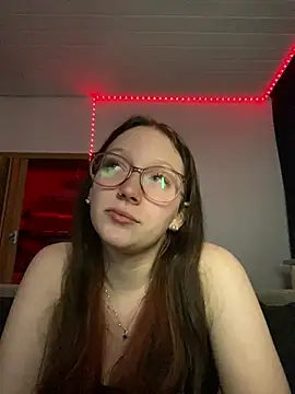 Snapshot of YoungLisaa18 chatting on 03-03-26, 07:42 YoungLisaa18 online show from 03-03-26, 07:42