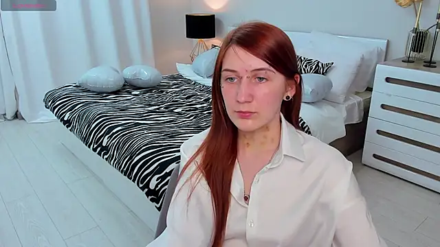 Snapshot of Polly_Sweet chatting on 02-17-26, 06:47 Polly Sweet online show from 02-17-26, 06:47