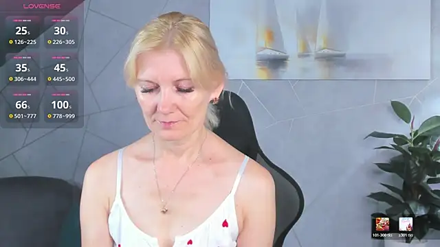 Julie Lucas online show from 07-24-26, 12:19