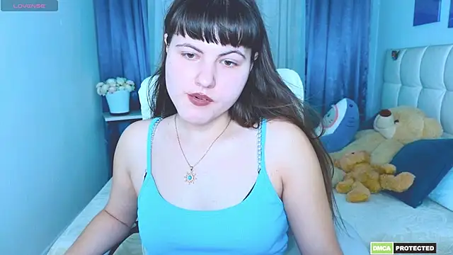 Snapshot of Miss__Poly chatting on 02-27-26, 01:11 Miss Poly online show from 02-27-26, 01:11