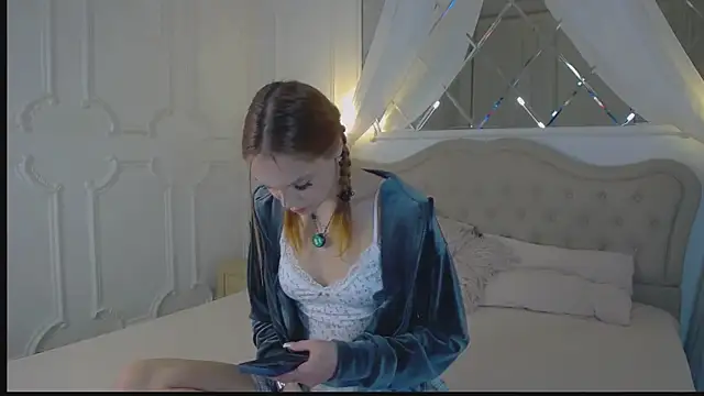 Snapshot of AvaLarson chatting on 02-04-26, 01:17 AvaLarson online show from 02-04-26, 01:17