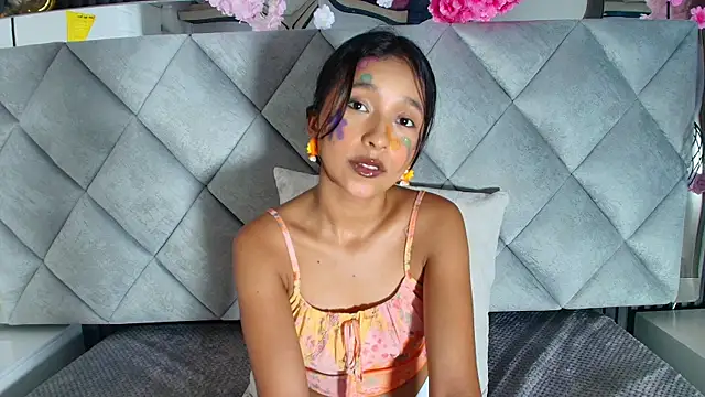 Real virgin Pussy online show from 05-06-26, 07:41