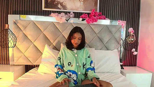 Real virgin Pussy online show from 05-13-26, 08:27