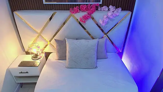 Real virgin Pussy online show from 07-03-26, 11:00