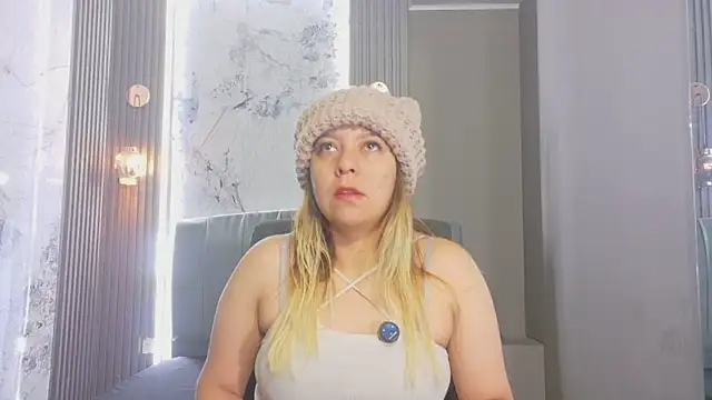 Snapshot of sami_1_8 chatting on 03-12-26, 03:23 sami 1 8 online show from 03-12-26, 03:23