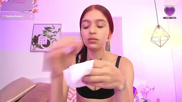 Snapshot of april_jones05 chatting on 02-08-26, 12:52 april jones05 online show from 02-08-26, 12:52