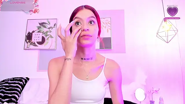 Snapshot of april_jones05 chatting on 03-07-26, 01:30 april jones05 online show from 03-07-26, 01:30