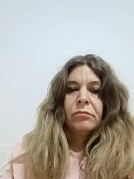 Snapshot of Didi2081 chatting on 02-15-26, 01:35 Didi2081 online show from 02-15-26, 01:35