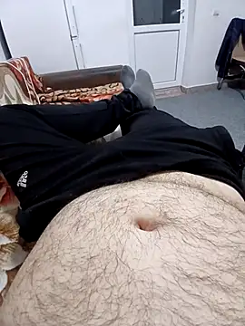 Snapshot of madalin80 chatting on 01-12-26, 08:36 madalin80 online show from 01-12-26, 08:36