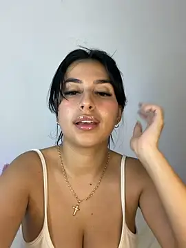 Snapshot of Mia_arabs chatting on 02-12-26, 11:00 Mia arabs online show from 02-12-26, 11:00