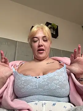 Snapshot of Princess-ivyxoxo chatting on 02-18-26, 10:00 Princess-ivyxoxo online show from 02-18-26, 10:00