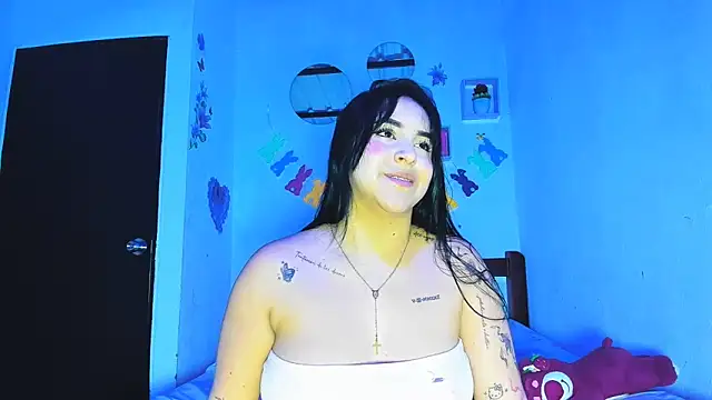 Snapshot of Penelopeflame18 chatting on 06-07-26, 02:16 Penelopeflame18 online show from 06-07-26, 02:16