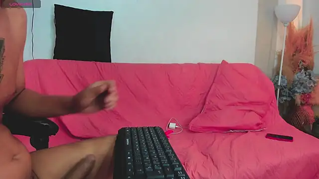 Snapshot of Zara_Foxxx_ chatting on 02-16-26, 02:18 Zara Foxxx online show from 02-16-26, 02:18