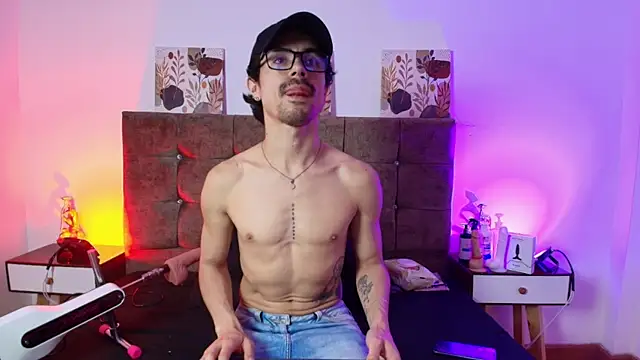 Ethan Briggs  online show from 07-30-26, 03:38