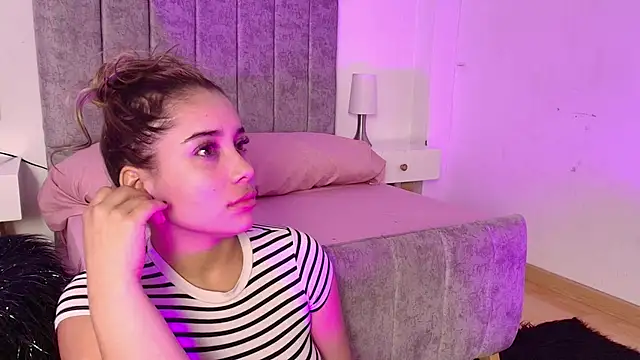 Lucy Carson  online show from 02-07-26, 03:43