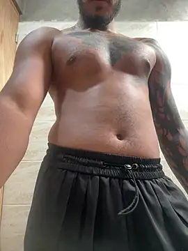 Snapshot of liyamjunior chatting on 02-02-26, 08:07 liyamjunior online show from 02-02-26, 08:07