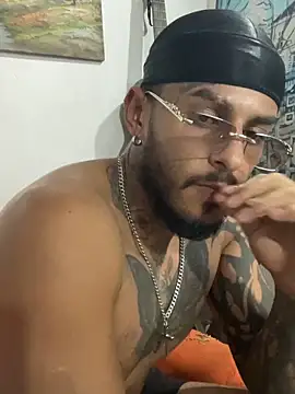 Snapshot of liyamjunior chatting on 02-13-26, 06:53 liyamjunior online show from 02-13-26, 06:53