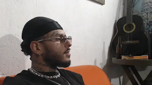 Snapshot of liyamjunior chatting on 02-16-26, 05:58 liyamjunior online show from 02-16-26, 05:58