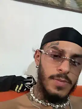 Snapshot of liyamjunior chatting on 02-19-26, 07:54 liyamjunior online show from 02-19-26, 07:54