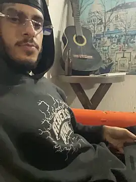 Snapshot of liyamjunior chatting on 02-21-26, 06:14 liyamjunior online show from 02-21-26, 06:14