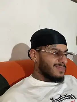 Snapshot of liyamjunior chatting on 02-23-26, 06:49 liyamjunior online show from 02-23-26, 06:49