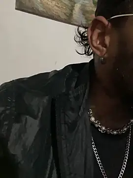 Snapshot of liyamjunior chatting on 02-25-26, 05:39 liyamjunior online show from 02-25-26, 05:39