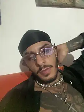 Snapshot of liyamjunior chatting on 03-07-26, 06:54 liyamjunior online show from 03-07-26, 06:54