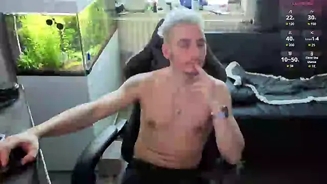 Snapshot of Rayzel_White chatting on 01-19-26, 12:31 Rayzel White online show from 01-19-26, 12:31