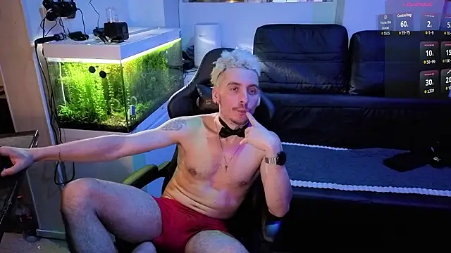 Snapshot of Rayzel_White chatting on 02-03-26, 02:53 Rayzel White online show from 02-03-26, 02:53