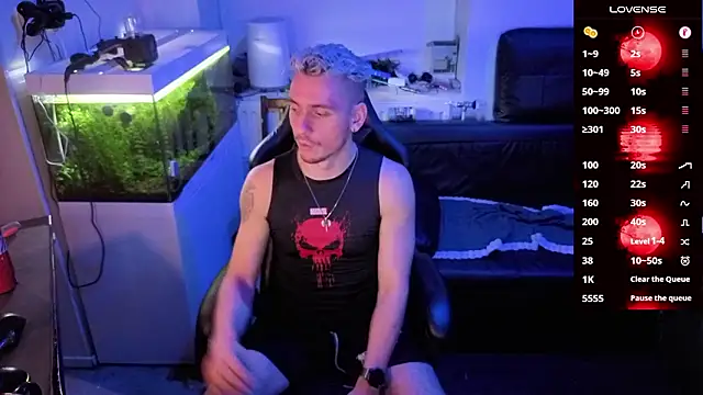 Snapshot of Rayzel_White chatting on 02-13-26, 12:17 Rayzel White online show from 02-13-26, 12:17