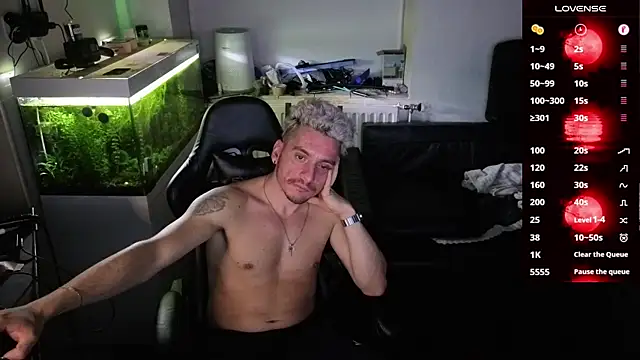 Snapshot of Rayzel_White chatting on 02-18-26, 10:50 Rayzel White online show from 02-18-26, 10:50