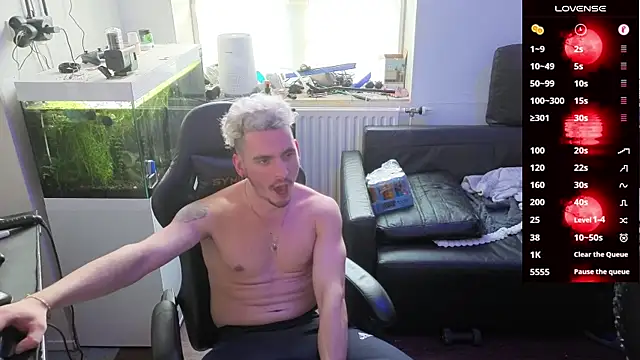 Snapshot of Rayzel_White chatting on 02-19-26, 12:34 Rayzel White online show from 02-19-26, 12:34