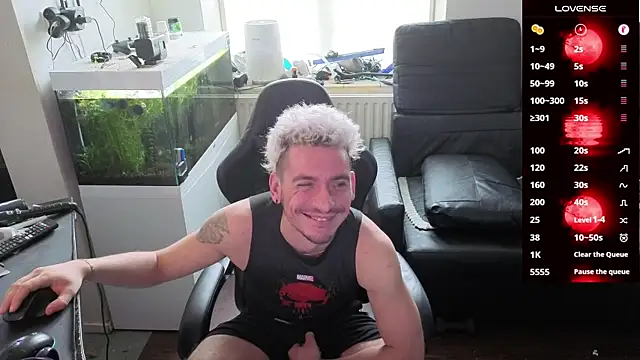 Snapshot of Rayzel_White chatting on 02-22-26, 01:42 Rayzel White online show from 02-22-26, 01:42