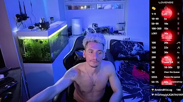 Snapshot of Rayzel_White chatting on 02-24-26, 01:58 Rayzel White online show from 02-24-26, 01:58