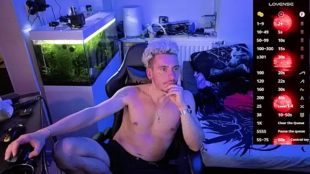 Snapshot of Rayzel_White chatting on 02-25-26, 10:19 Rayzel White online show from 02-25-26, 10:19