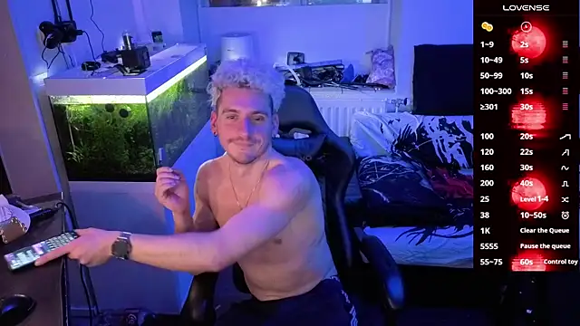 Snapshot of Rayzel_White chatting on 02-27-26, 09:37 Rayzel White online show from 02-27-26, 09:37