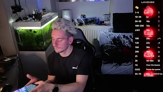 Snapshot of Rayzel_White chatting on 02-28-26, 10:00 Rayzel White online show from 02-28-26, 10:00