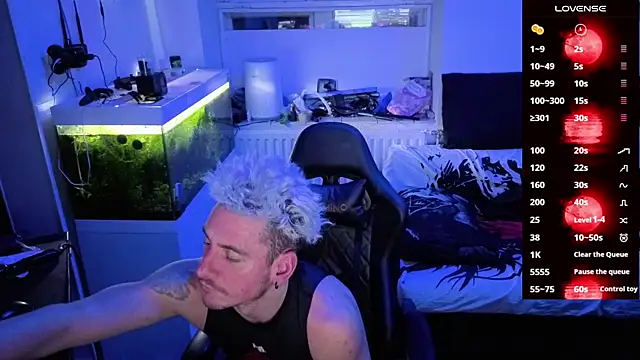 Snapshot of Rayzel_White chatting on 03-01-26, 10:01 Rayzel White online show from 03-01-26, 10:01