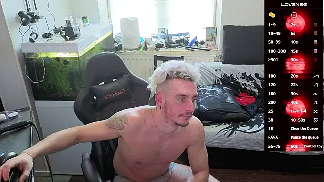 Snapshot of Rayzel_White chatting on 03-05-26, 01:29 Rayzel White online show from 03-05-26, 01:29