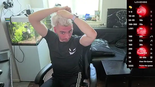 Rayzel White online show from 04-07-26, 11:10