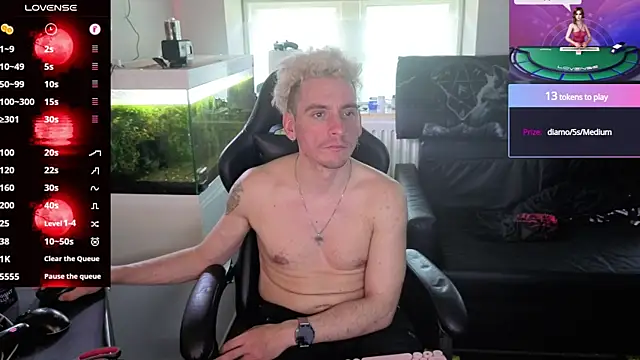 Rayzel White online show from 06-18-26, 05:39