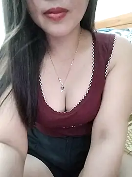 Snapshot of MaiNgoc_sexy chatting on 05-05-26, 02:36 MaiNgoc sexy online show from 05-05-26, 02:36