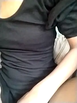 Snapshot of Lisa_xx2 chatting on 02-26-26, 02:21 Lisa xx2 online show from 02-26-26, 02:21