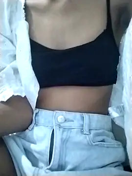 Snapshot of Lisa_xx2 chatting on 03-01-26, 11:29 Lisa xx2 online show from 03-01-26, 11:29