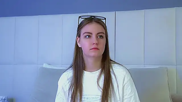 SofiaSarvain online show from 02-05-26, 06:29