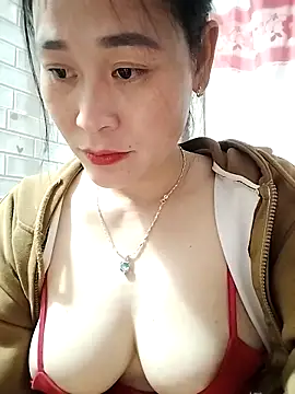 Snapshot of NgocLinh_69 chatting on 02-21-26, 01:01 NgocLinh 69 online show from 02-21-26, 01:01